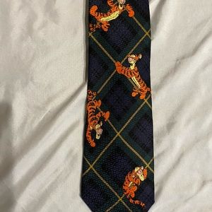 Vintage Disney Winnie the Pooh Tigger silk tie green